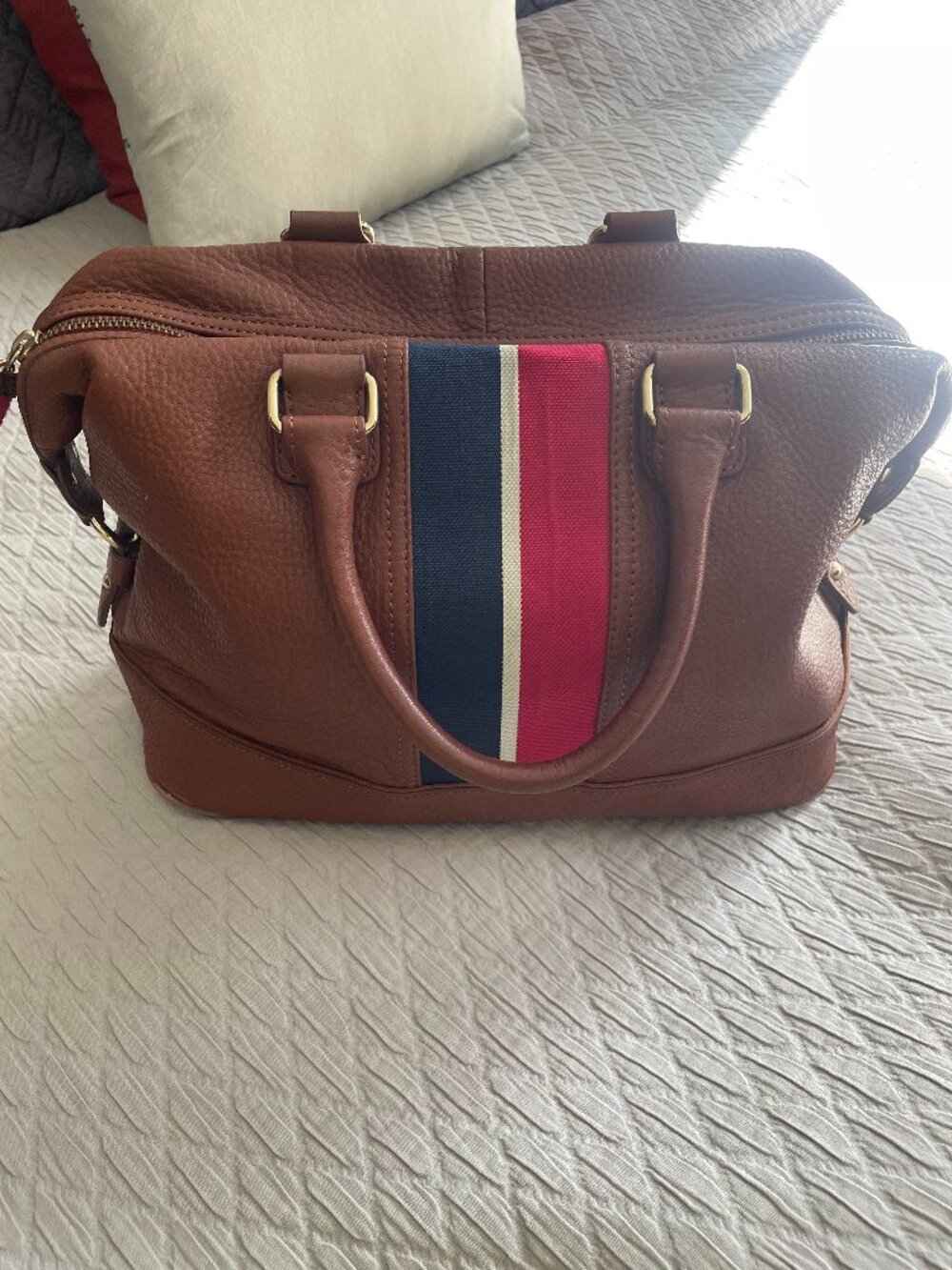 TOMMY HILFIGER LEATHER SATCHEL Purse in Tan with exterior zipper